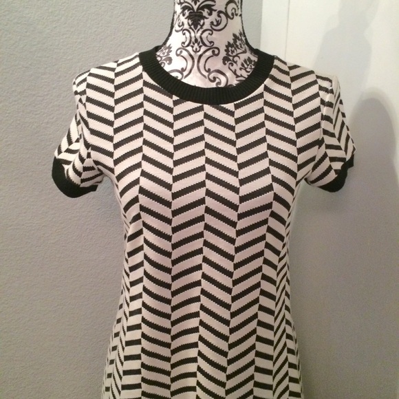 Zara Chevron Print Mini Dress - Picture 2 of 5